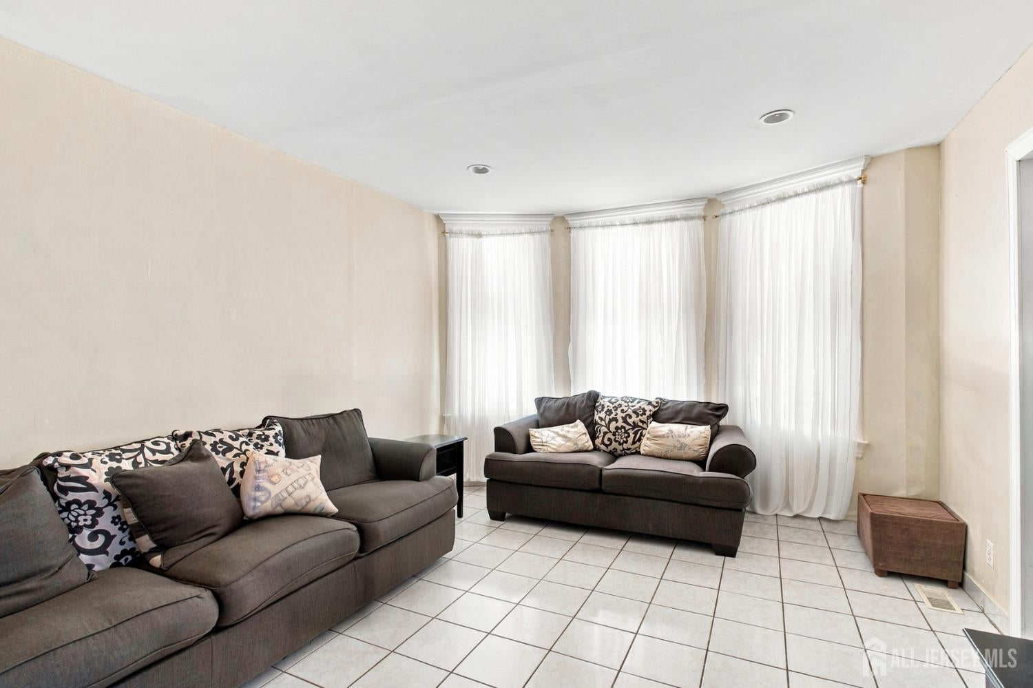 128 Lewis St, Perth Amboy, NJ 08861 photo