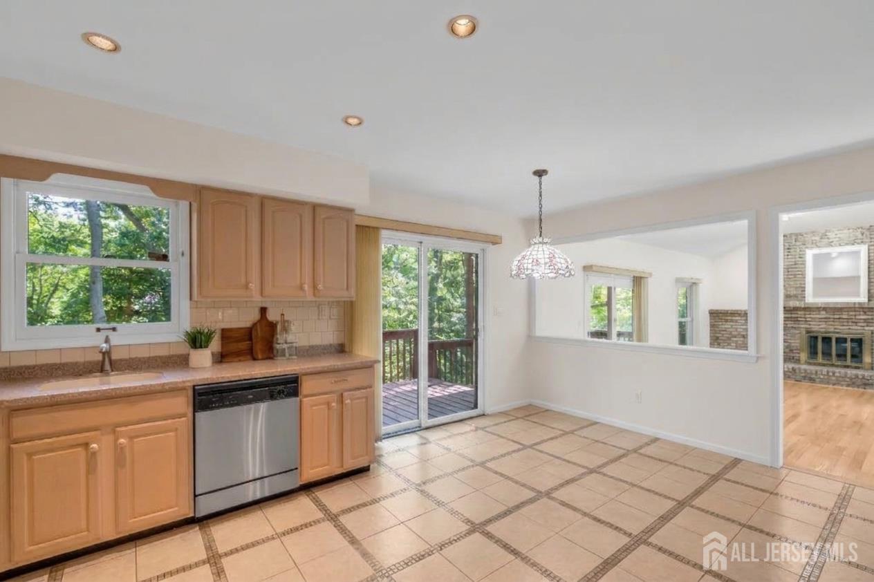 265 Edlys Ln, North Brunswick, NJ 08902 photo