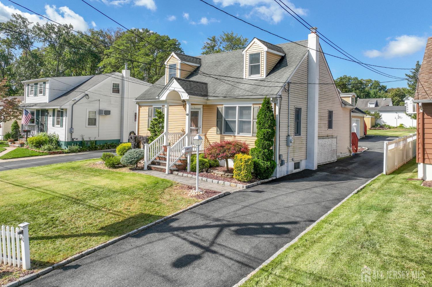 41 Clover Ave, Colonia, NJ 07067