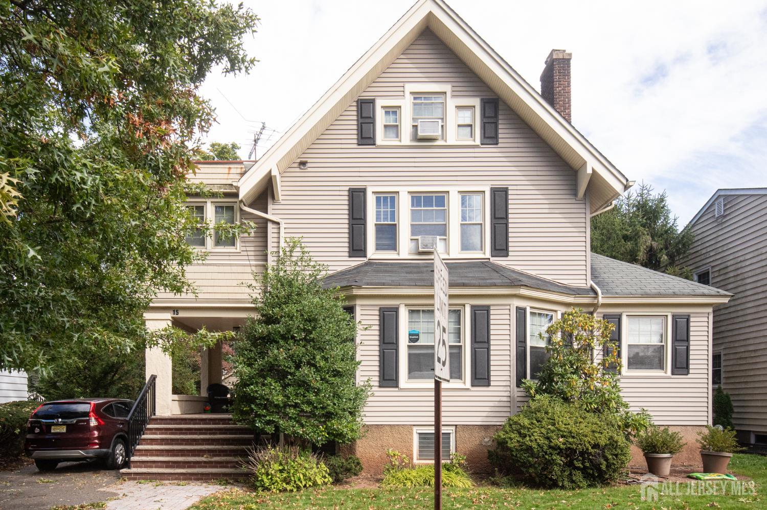 15 6th Ave, Highland Park, NJ 08904