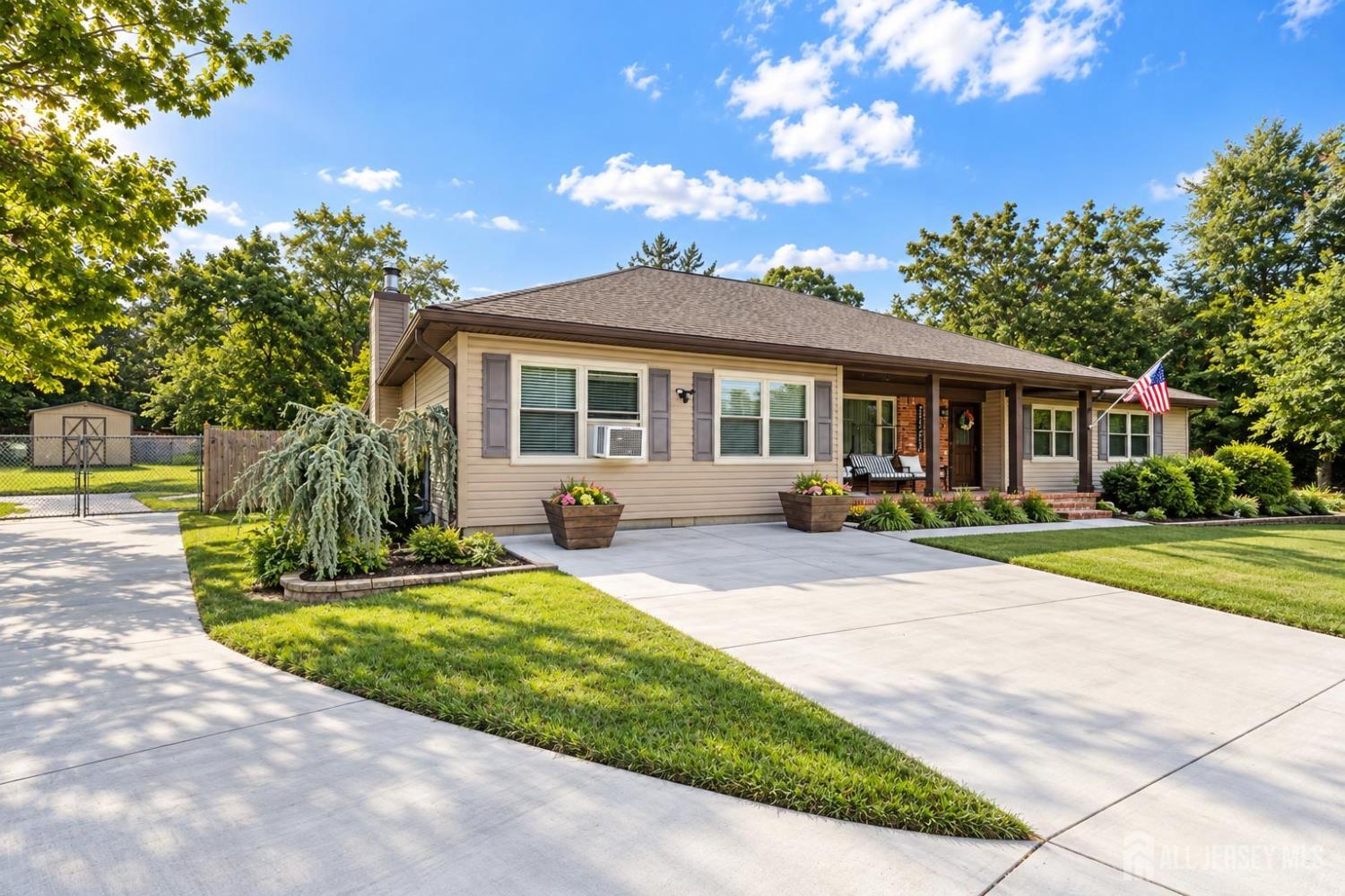 987 Bennetts Mills Rd, Jackson, NJ 08527 photo