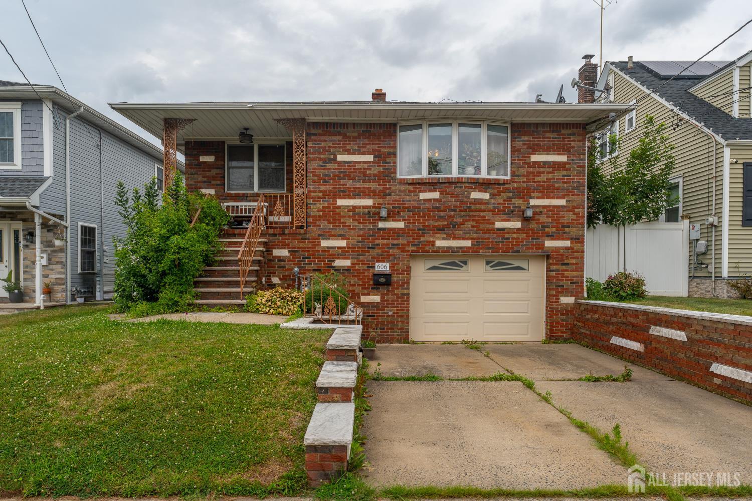 606 Knopf St, Linden, NJ 07036