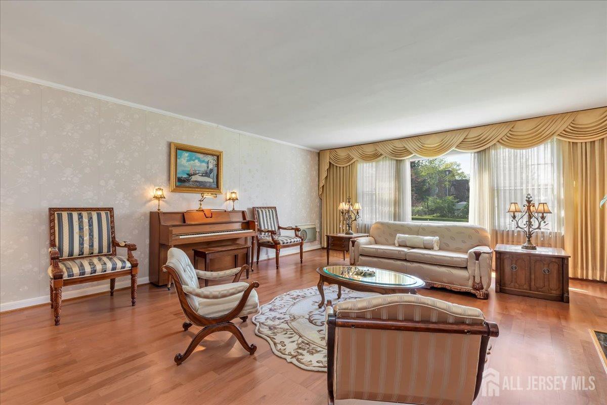 544 W 8th St, Plainfield, NJ 07060 photo