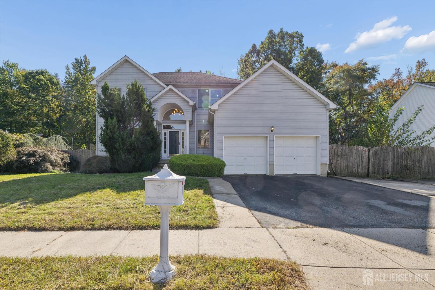 13 Johnson Ave, Monroe, NJ 08831