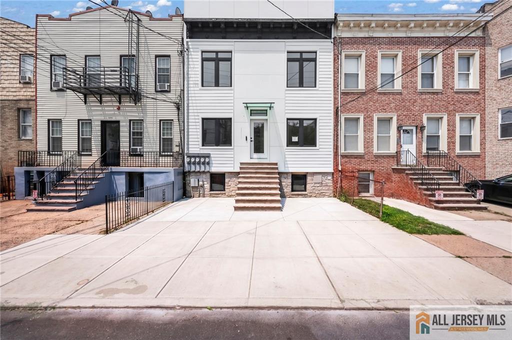 291 New York Ave, Jersey City, NJ 07307