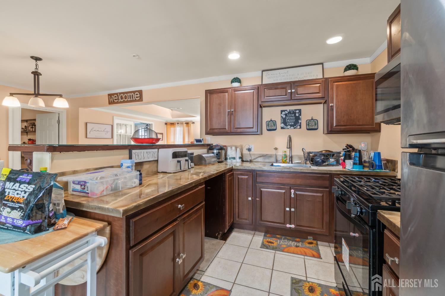 10 Bently Ln, Willingboro, NJ 08046 photo