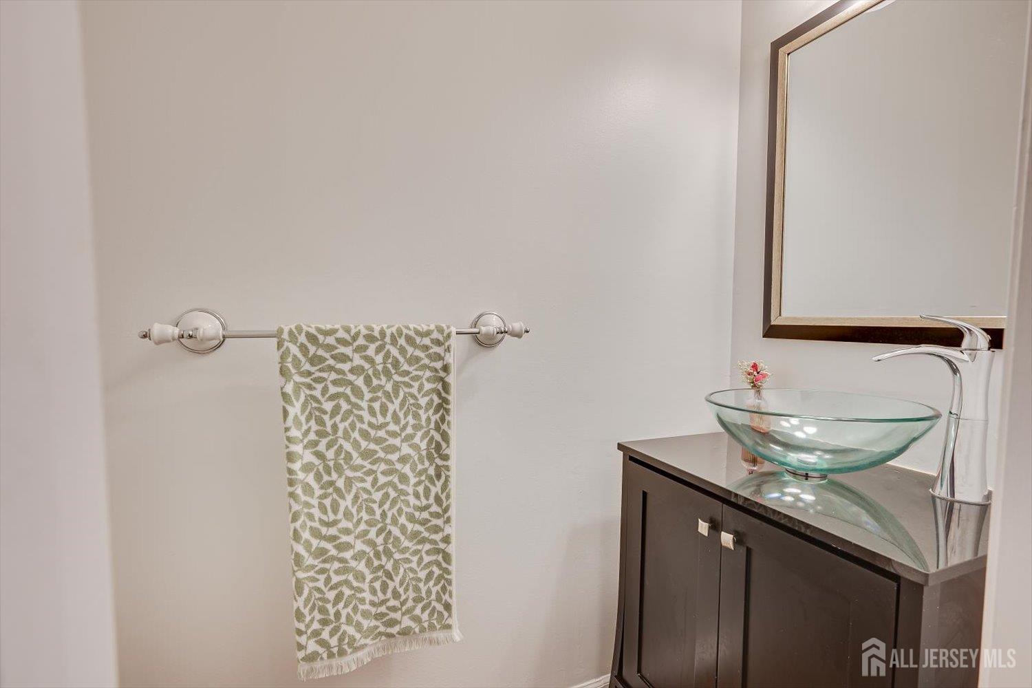26 Townsend Ct, Franklin, NJ 08823 photo