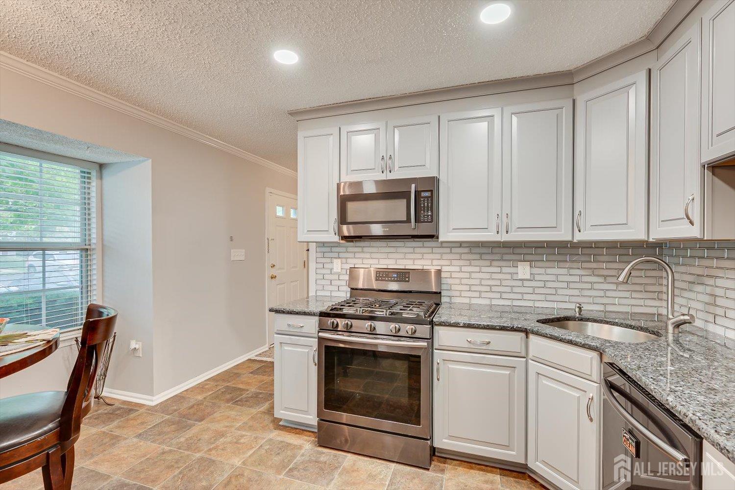 26 Townsend Ct, Franklin, NJ 08823 photo