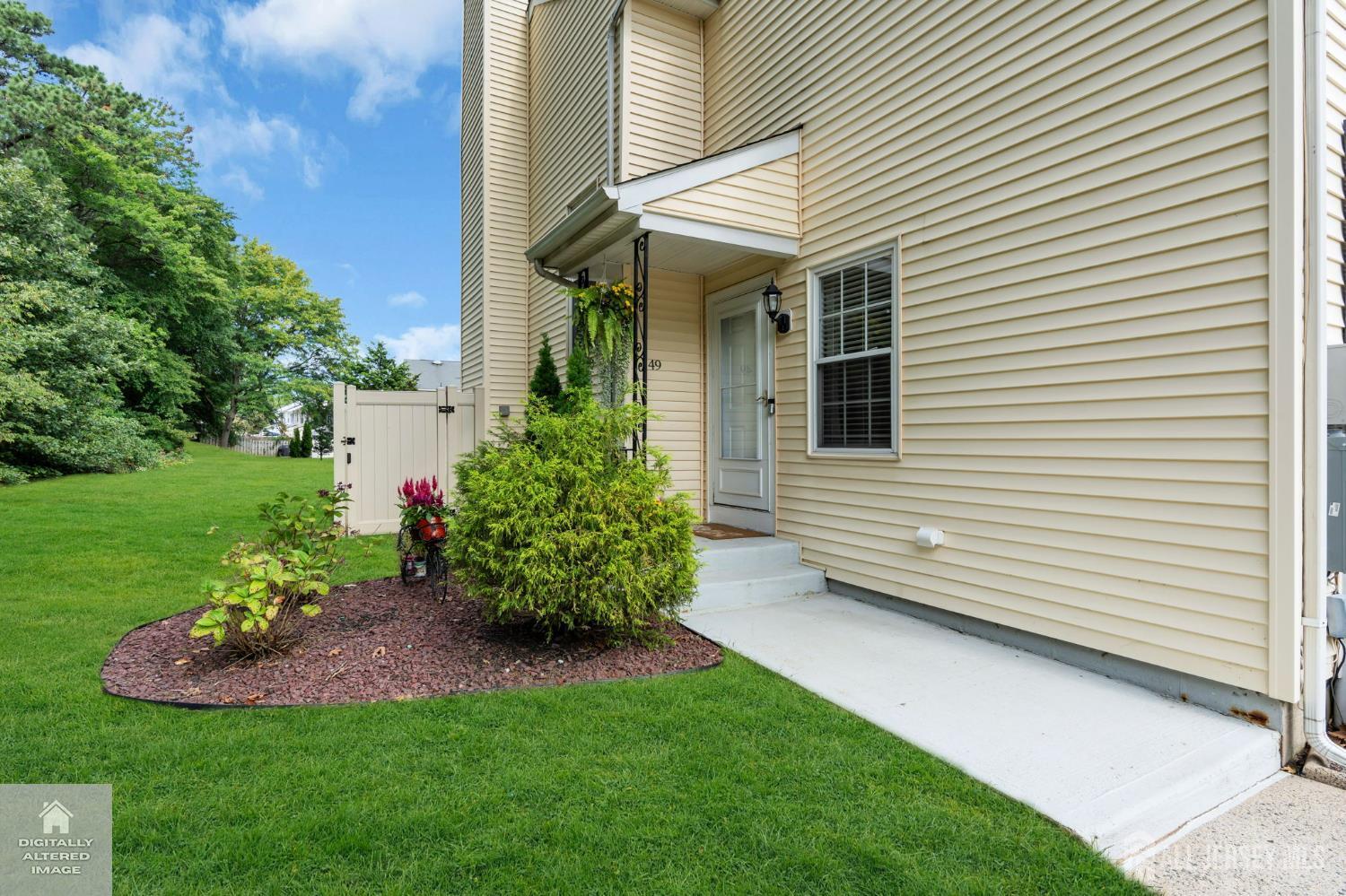 49 Lantern Ln, Sayreville, NJ 08872 photo