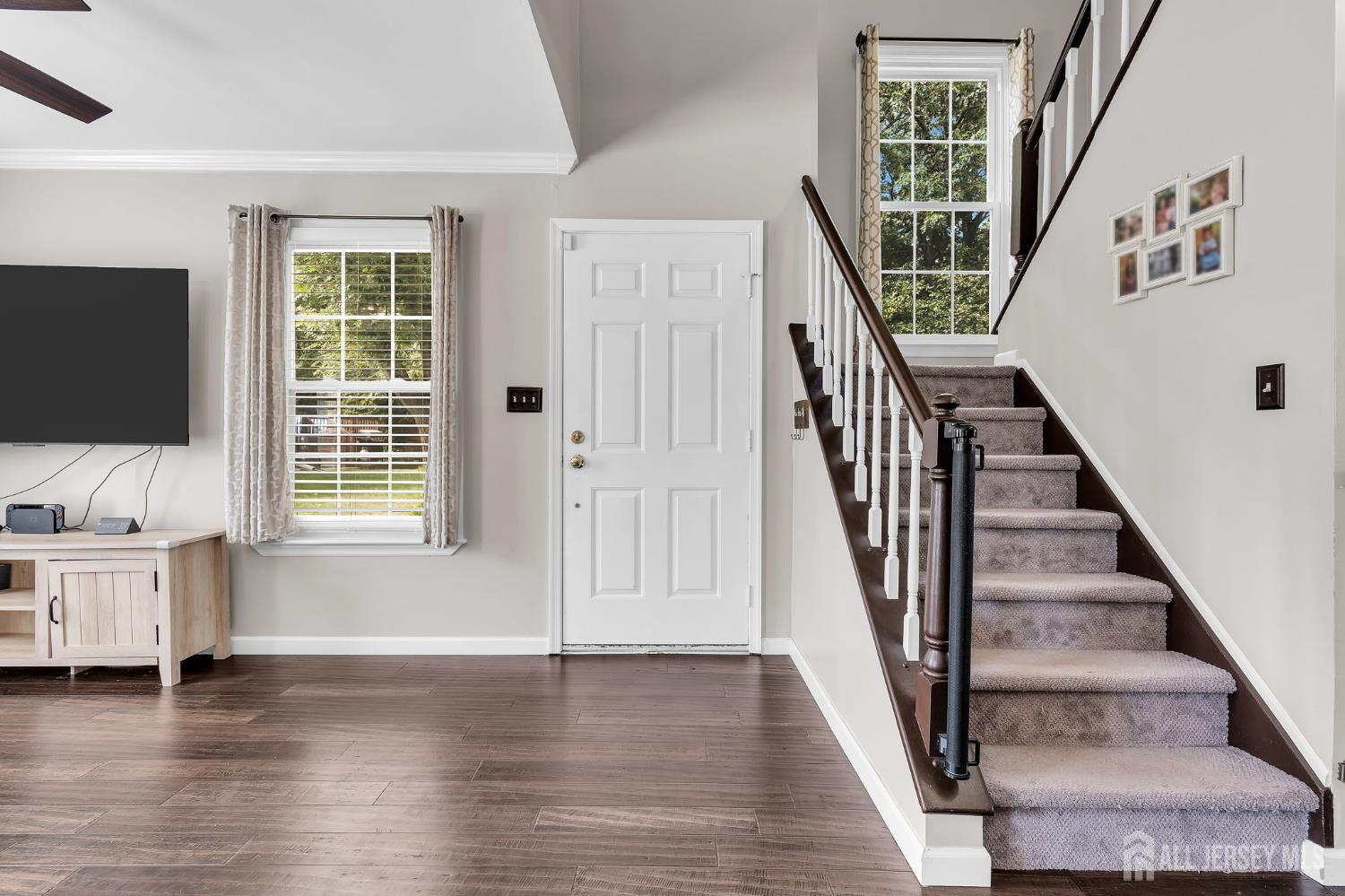 49 Lantern Ln, Sayreville, NJ 08872 photo