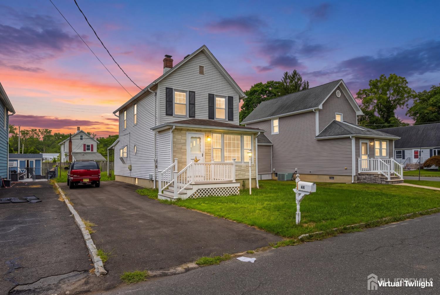 44 John St, Helmetta, NJ 08828