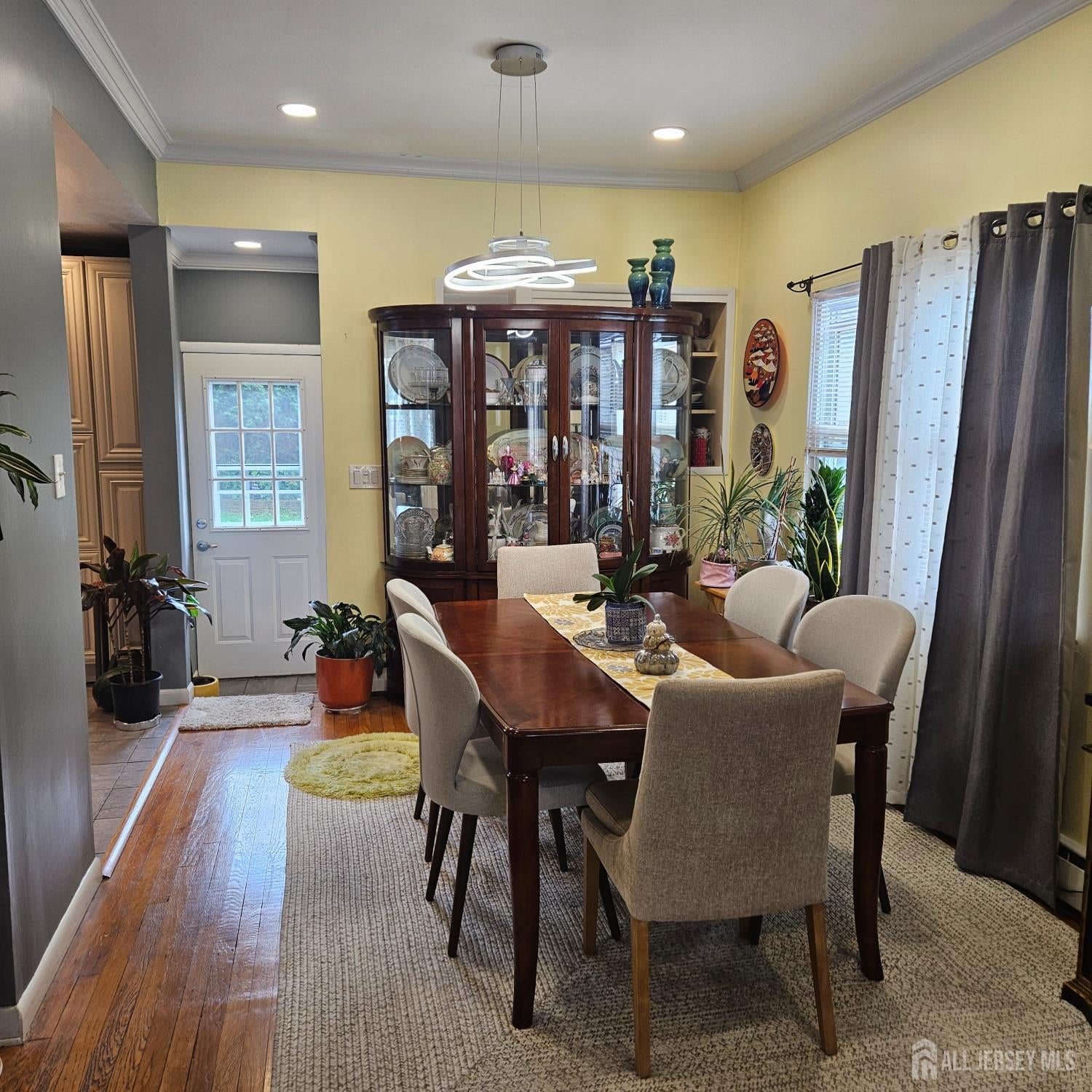 136 Isabelle St, Menlo Park Terrace, NJ 08840 photo