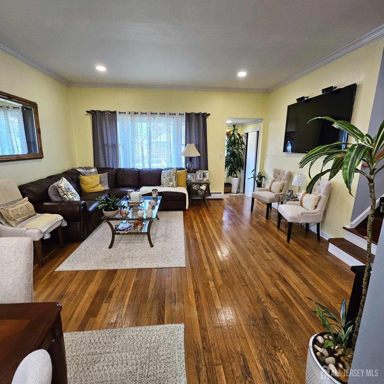 136 Isabelle St, Menlo Park Terrace, NJ 08840 photo