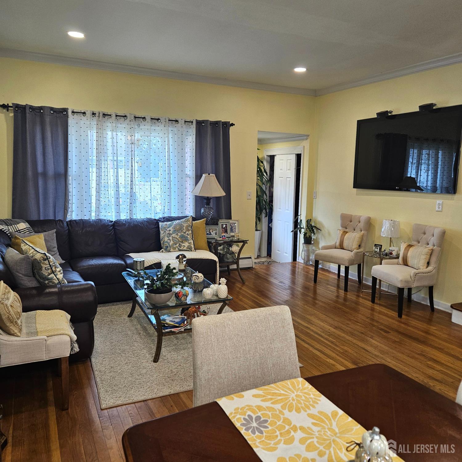 136 Isabelle St, Menlo Park Terrace, NJ 08840 photo