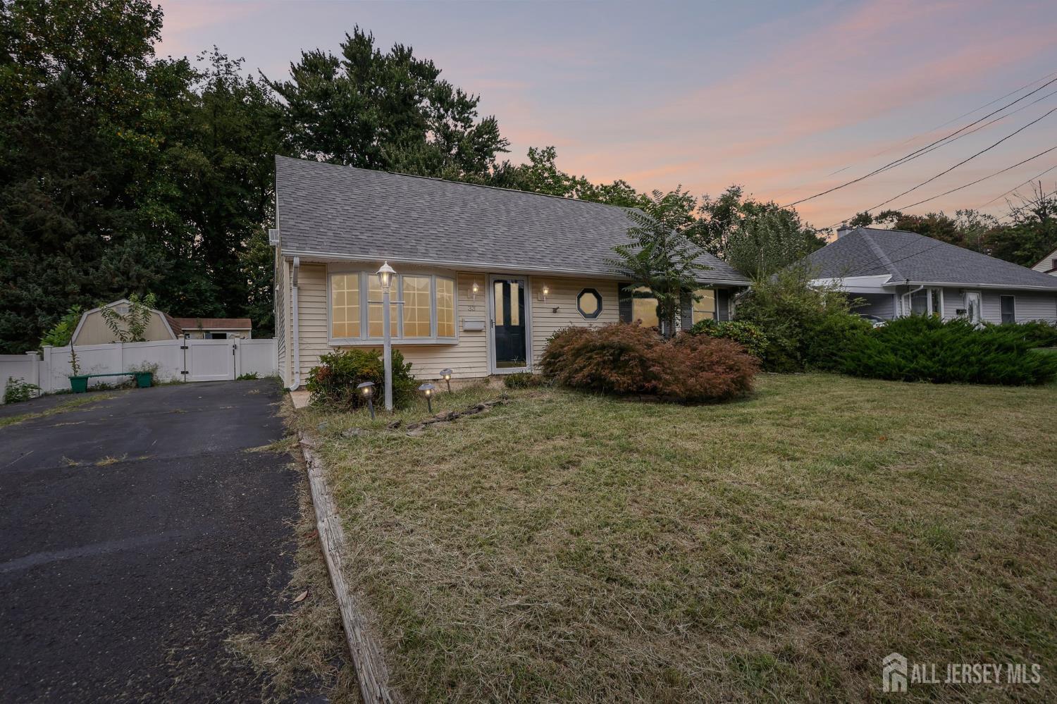 33 Caldwell Rd, Edison, NJ 08817 photo
