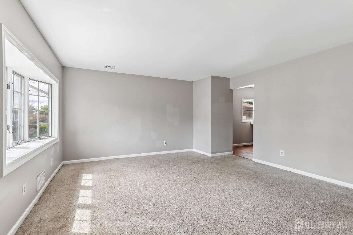33 Caldwell Rd, Edison, NJ 08817 photo