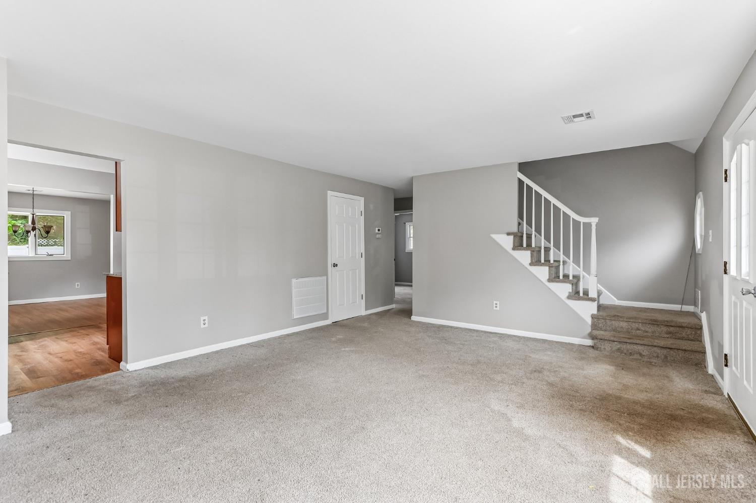 33 Caldwell Rd, Edison, NJ 08817 photo