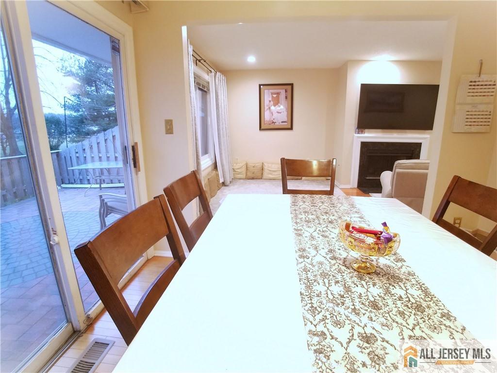 53 Regal Dr, North Brunswick, NJ 08852 photo