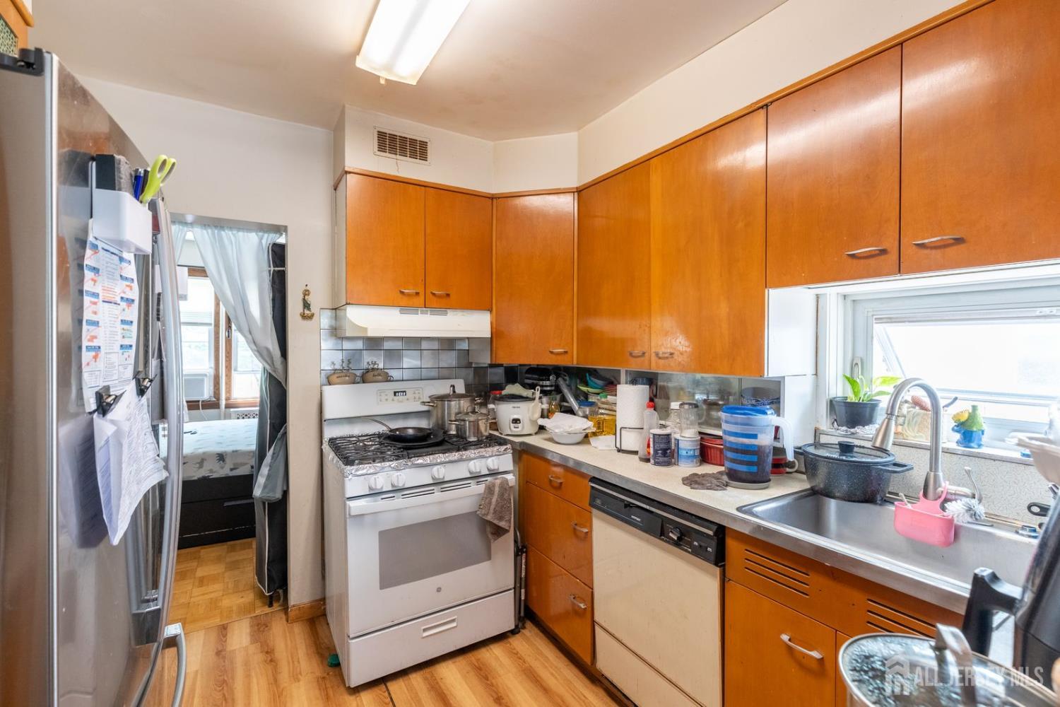 73 Nichol Ave, New Brunswick, NJ 08901 photo