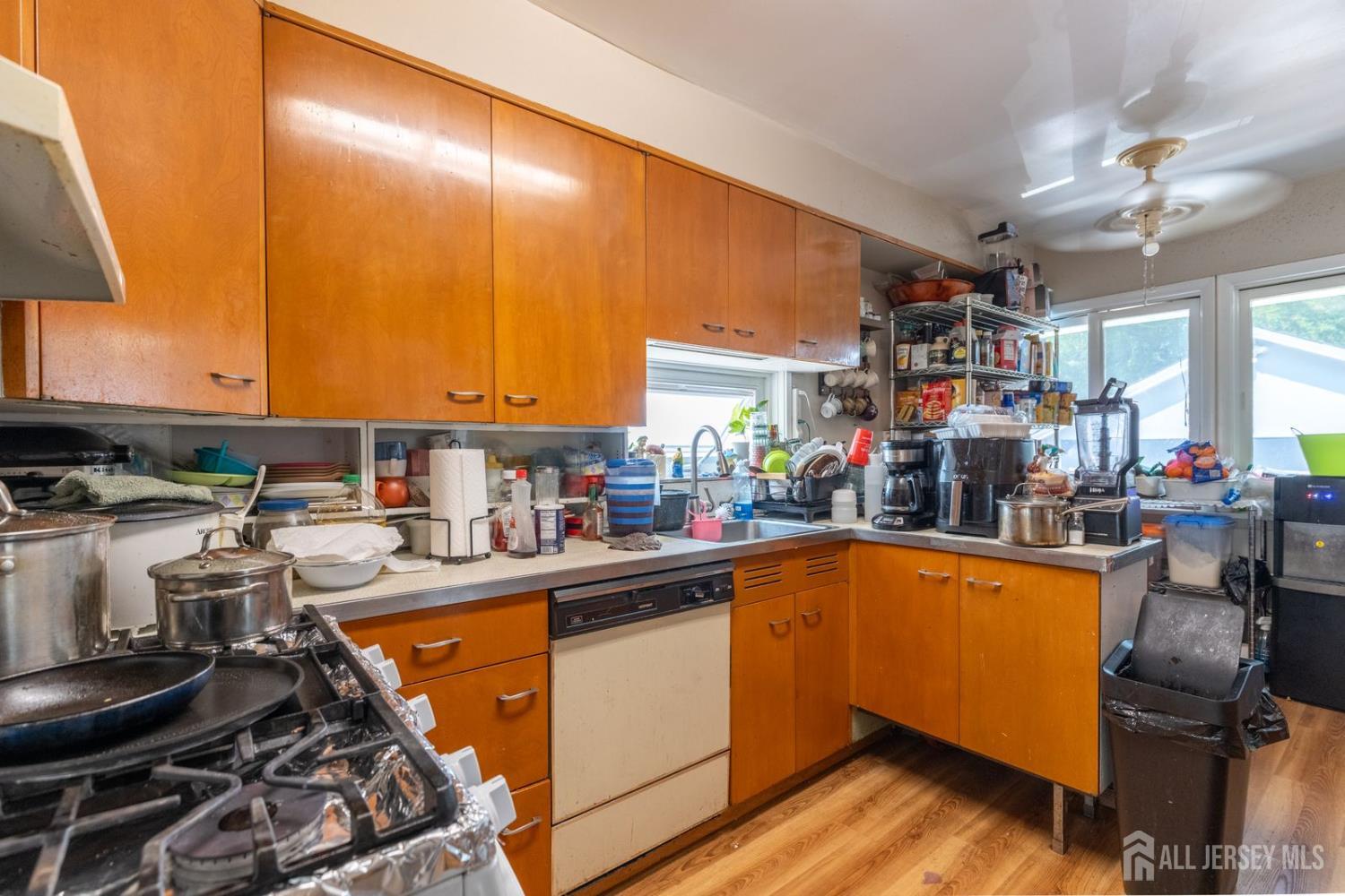 73 Nichol Ave, New Brunswick, NJ 08901 photo