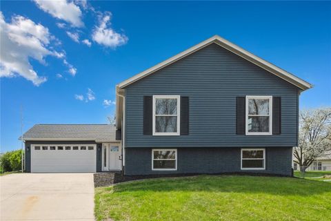Single Family Residence in Cedar Rapids IA 7009 Windwood Lane.jpg