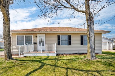 Single Family Residence in Cedar Rapids IA 416 Cherry Hill Road.jpg