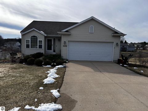 Single Family Residence in Traverse City MI 4699 Harr Drive.jpg