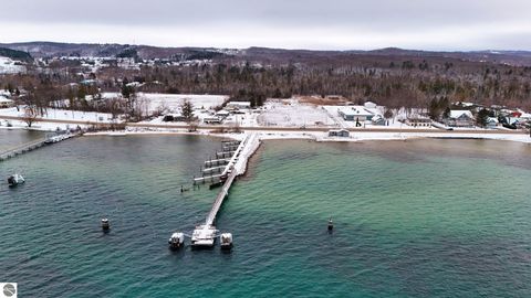 Mixed Use in Traverse City MI 13336 Bay Shore Drive.jpg