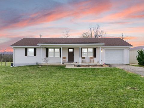 Single Family Residence in Frankfort KY 4168 Lucas Lane.jpg