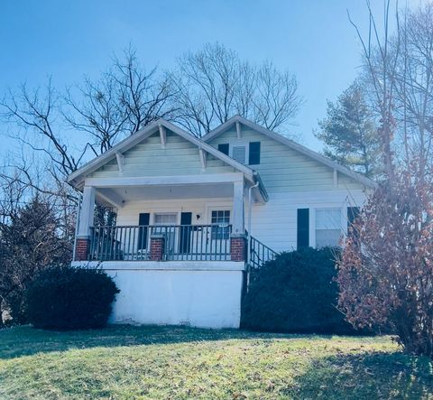 Single Family Residence in Frankfort KY 209 Swigert Avenue.jpg