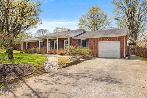 Single Family Residence in Frankfort KY 216 Blueridge Drive.jpg