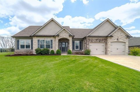 Single Family Residence in Frankfort KY 111 Whispering Pines Drive.jpg