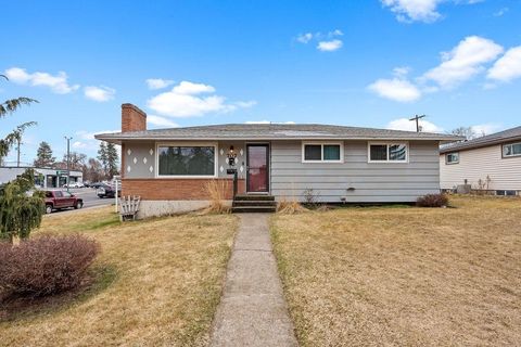 Single Family Residence in Spokane WA 707 W Avon Ave.jpg