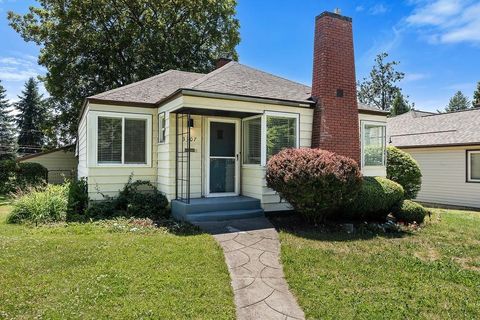 Single Family Residence in Spokane WA 3307 W Euclid Ave.jpg