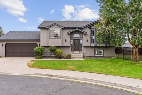 Single Family Residence in Spokane WA 7801 N Debby Lynn Ct.jpg