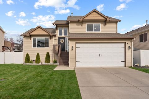 Single Family Residence in Spokane Valley WA 1502 N Coach Ln.jpg