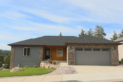 Single Family Residence in Spokane WA 1015 E Wandermere Estates Ln.jpg