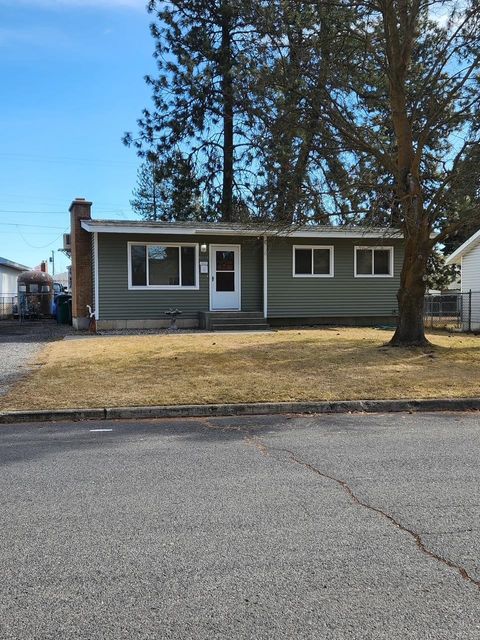 Single Family Residence in Spokane WA 6604 Calispel St.jpg