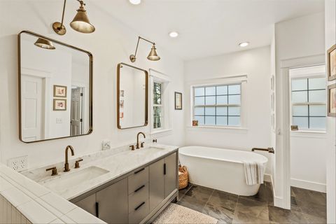 Single Family Residence in Spokane WA 10803 S Freya Rd 25.jpg