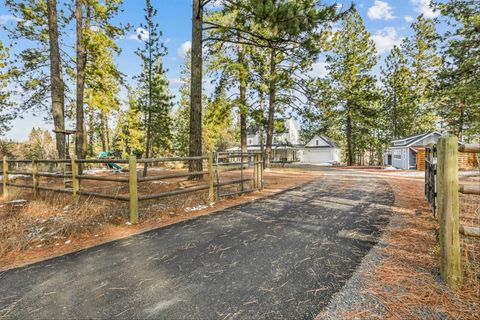 Single Family Residence in Spokane WA 10803 S Freya Rd 5.jpg