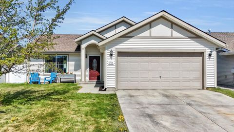 Single Family Residence in Spokane WA 1714 W Tree Ln.jpg