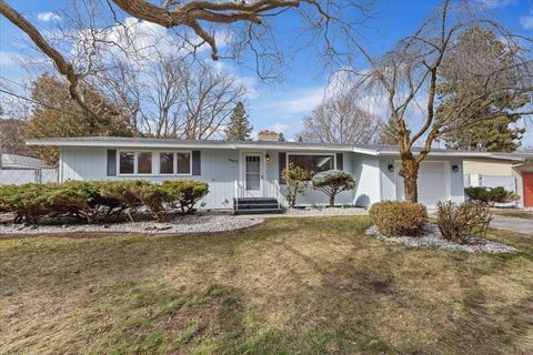 Single Family Residence in Spokane WA 8017 Hughes Dr.jpg