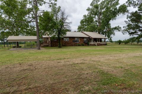Single Family Residence in Okemah OK 384103 E 1040 Road.jpg