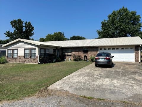 Single Family Residence in Stigler OK 1203 NW 5th Street.jpg