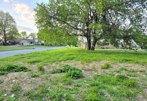Unimproved Land in Tulsa OK 6437 S Newport Avenue.jpg