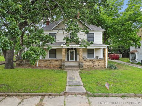 Single Family Residence in Okmulgee OK 410 S Seminole Avenue.jpg