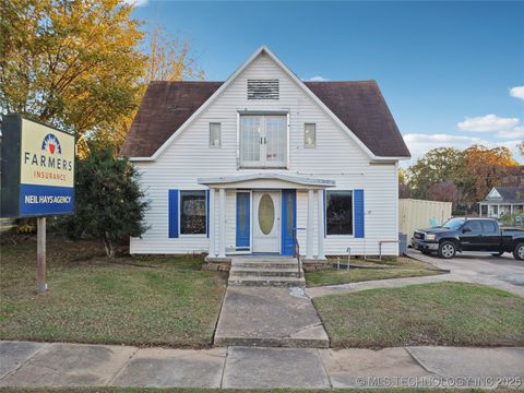 Mixed Use in Okmulgee OK 116 W 8th Street.jpg