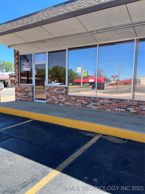 Mixed Use in Durant OK 103 W Elm.jpg