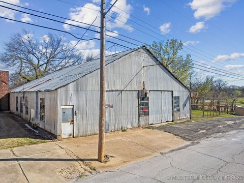 Manufactured Home in Okmulgee OK 311 E 5th Street.jpg