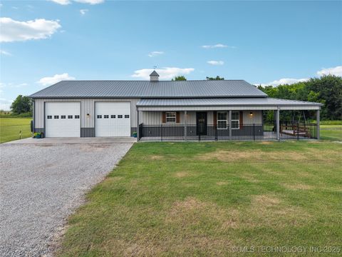 Single Family Residence in Okmulgee OK 13307 N 270 Road.jpg